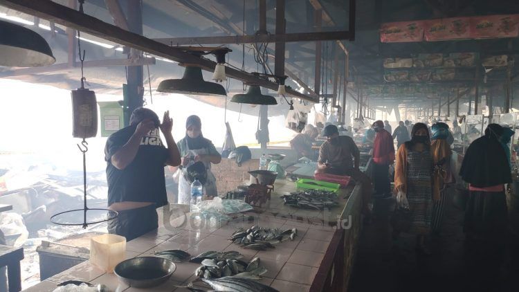 Kondisi Pasar Citra Mas Loktuan usai terbakar.  (Nasrullah/bontangpost.id)