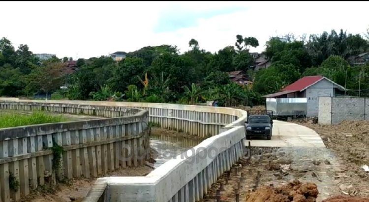 Lanjutan pengerjaan penurapan Sungai Bontang belum beranjak dari tahapan proses pelelangan, Dinas PUPRK memastikan paket pengerjaan ini akan ditender ulang dengan penyesuaian anggaran sesuai sisa durasi pekerjaan. (Nasrullah/bontangpost.id)