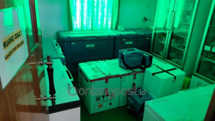 230 vial vaksin Covid-19 disimpan di Gudang Farmasi Kesehatan (Nasrullah/bontangpost.id)