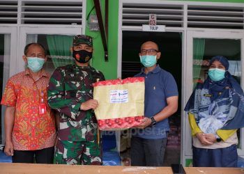 Pupuk Kaltim Bantu Ribuan Paket Sembako bagi Warga Selama Isolasi Mandiri