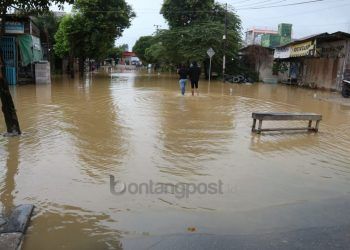 Banjir, Jalan Imam Bonjol Ditutup Warga