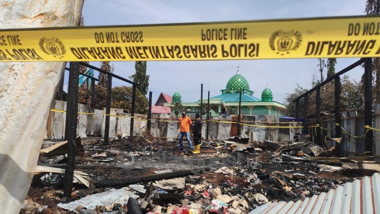 Olah TKP Pasar Citra Mas Loktuan oleh Tim Labfor Surabaya.