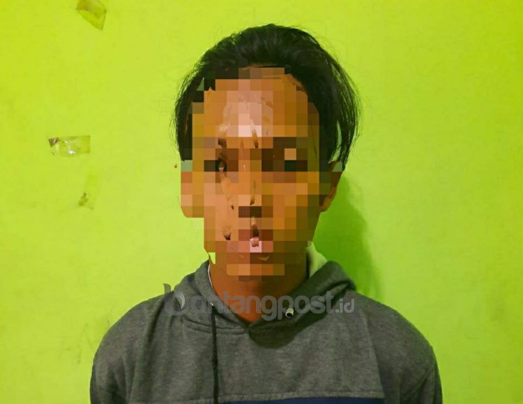 Tersangka pencurian ponsel ditahan di Polres Bontang. (Tim Rajawali Polres Bontang)