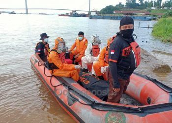 Pemuda yang Terseret Longsor di Bawah Jembatan Mahkota II Ditemukan Meninggal
