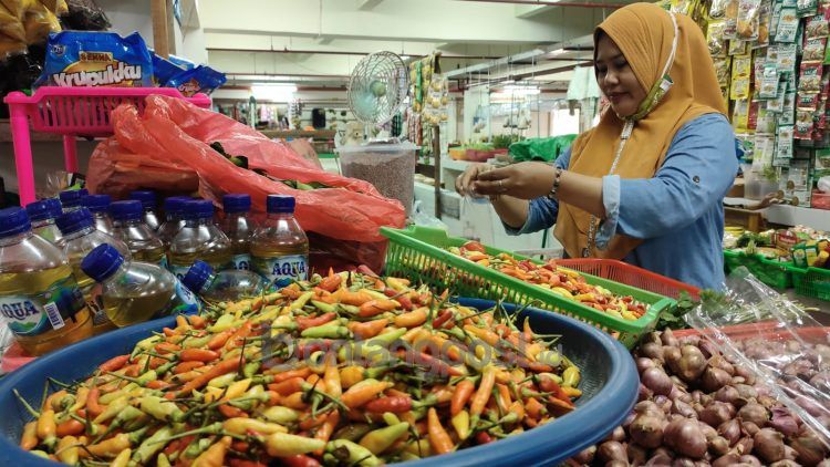 Harga cabai masih tinggi. (Nasrullah/bontangpost.id)