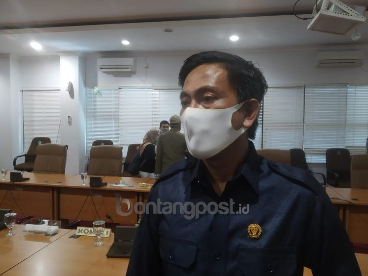 Bakhtiar Wakkang minta pemkot serius dalam penataan kota, dengan menegakkan aturan tanpa tebang pilih. (Fitri Wahyuningsih/bontangpost.id)