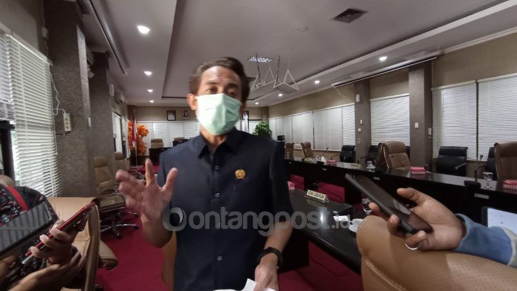 Ketua Komisi II DPRD Bontang, Rustam HS (Fitri Wahyuningsih/bontangpost.id)