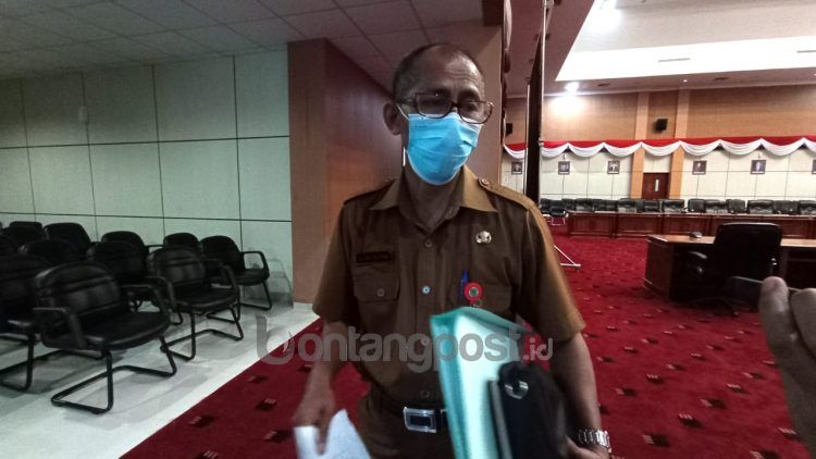 Kadisos-PM Bontang, Abdu Safa Muha ketika memparkan soal penerima manfaat program keluarga harapan (PKH) di Bontang. (Fitri Wahyuningsih/bontangpost.id)