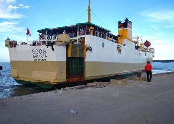 Penumpang Mudik Dini Membeludak, Kapal Melebihi Ketentuan Kapasitas
