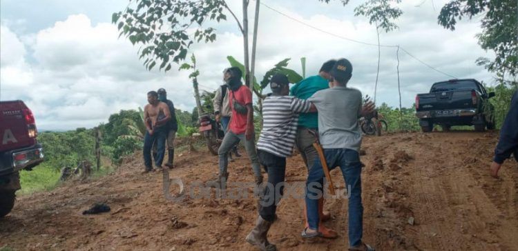 Camat Tenggarong Arfan Boma mengalami penganiayaan saat menegur operator excavator.