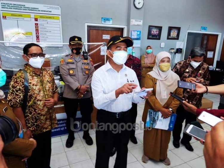 Muhajir Effendi saat peninjauan di Balikpapan.