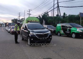 20 Menit Pos Penjagaan di Tugu Selamat Datang Dibuka, 2 Kendaraan Diminta Putar Balik