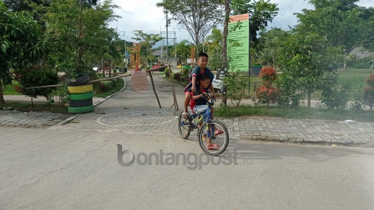 Taman Adipura Bontang Kuala ditutup (Fitri Wahyuningsih/bontangpost.id)