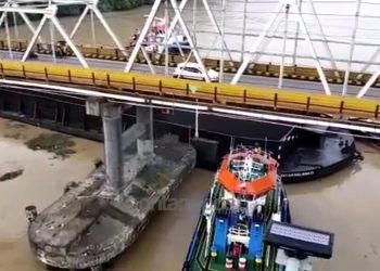 Jembatan Mahakam Ditabrak Tongkang Batubara (Lagi)