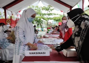1.500 Pelajar Disuntik Sinovac, Basri Sebut PTM Tunggu 60 Persen Cakupan Vaksinasi