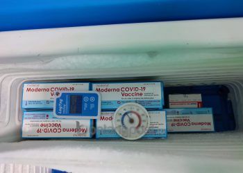 130 Vial Vaksin Moderna untuk Nakes Tiba di Bontang