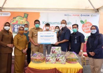 Semarak Gelar Buah Nusantara 2021, Pupuk Kaltim Salurkan Ratusan Paket Buah Segar bagi Masyarakat Bontang