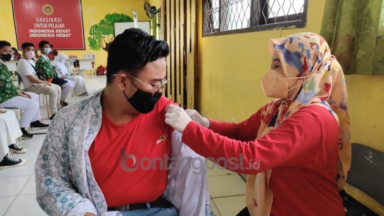 Pelajar jadi sasaran utama vaksinasi kali ini, guna percepatan pelaksanaan PTM (Nasrullah/bontangpost.id)