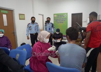 586 Warga Binaan Lapas Bontang Divaksin Covid-19