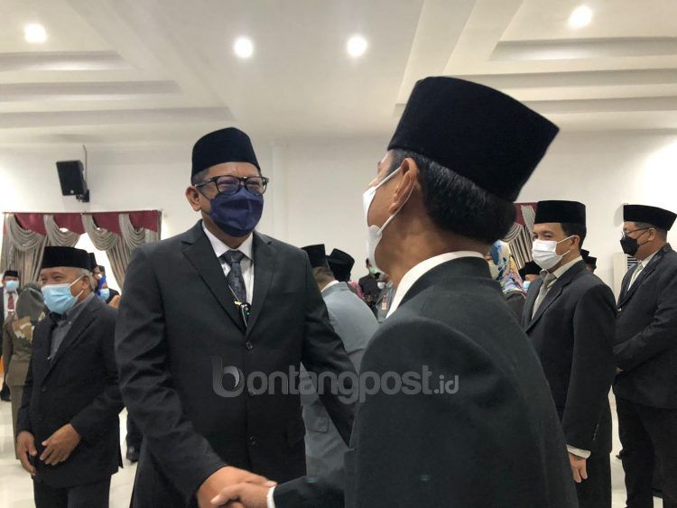 Wali Kota Bontang usai melantik ratusan PNS yang dimutasi (Yulianti Basri/bontangpost.id)