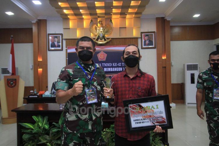 Edwin Agustyan bersama Kasdam VI/Mulawarman Brigjen Ibnu Bintang Setiawan.