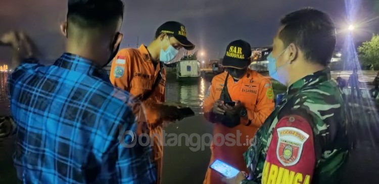 Tim SAR di lokasi orang tenggelam.
