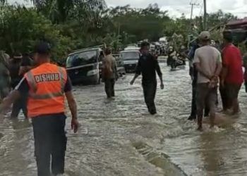 Lalin di Jalan Poros Sangatta-Bengalon Nyaris Lumpuh Akibat Banjir