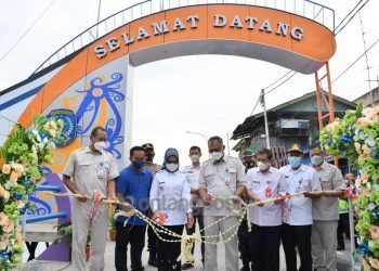 Dukung Potensi Wisata, Pupuk Kaltim Resmikan Gapura Kampung Selambai Loktuan