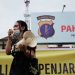 Jatam Kaltim dan Fraksi Rakyat Kaltim menggelar aksi peringatan Hari HAM di depan Mapolda Kaltim, Jumat (10/12).