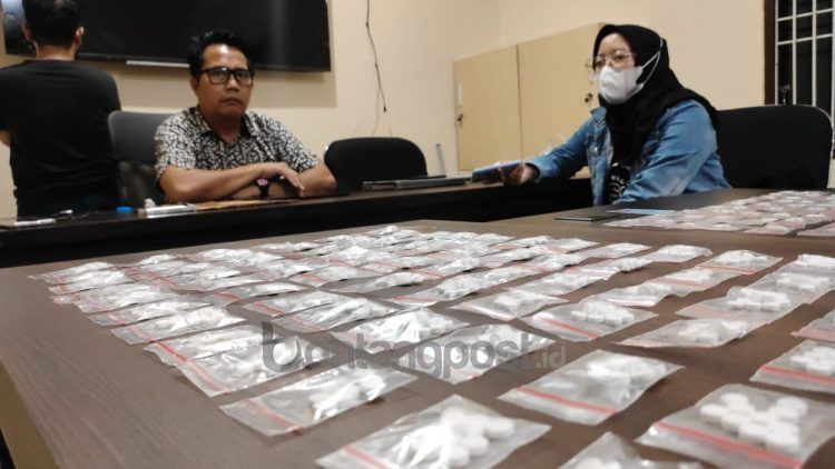 Ribuan butir double L disita polisi dari seorang warga Berbas Pantai (Nasrullah/bontangpost.id)