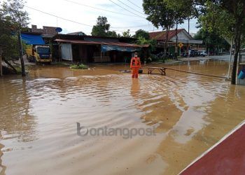Terendam Banjir, Jalan Imam Bonjol Ditutup Sementara