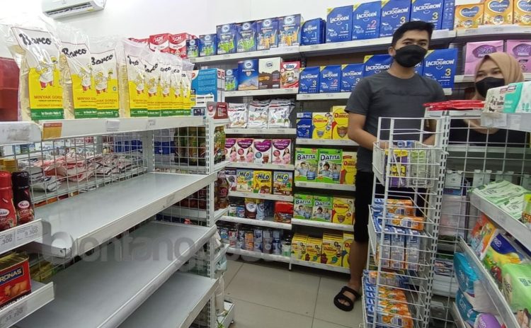 Minyak goreng di Indomaret Loktuan ludes sejak Rabu pagi