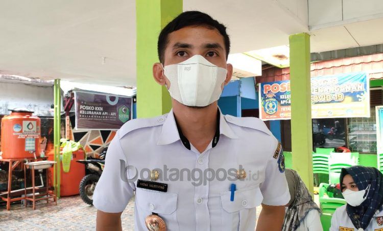 Lurah Api-Api Hadha Sulistiyono (Nasrullaj/bontangpost.id)