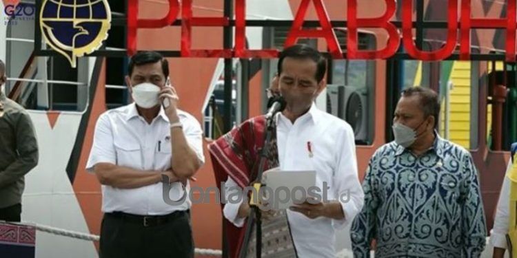residen Joko Widodo saat meresmikan tujuh pelabuhan di Danau Toba,, Sumatera Utara. (Tangkapan layar)