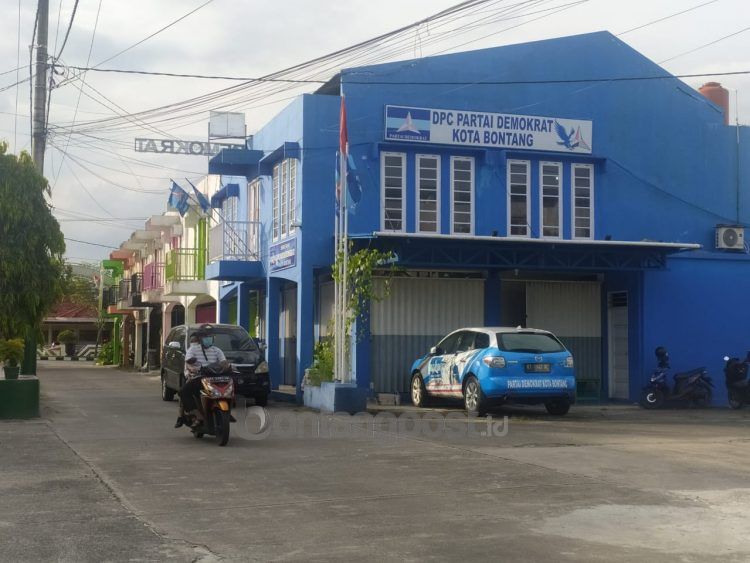 Sekretariat DPC Demokrat (Adiel Kundhhara/KP)