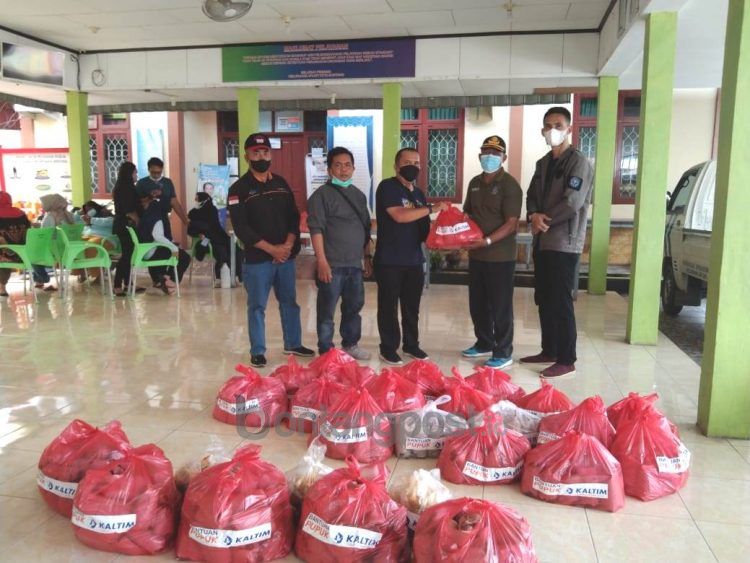 PKT salurkan bantuan makanan bagi korban banjir di Api-Api dan Guntung