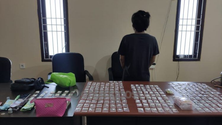 Tersangka dan barang bukti ditahan di Mapolres Bontang (Nasrullah/bontangpost.id)