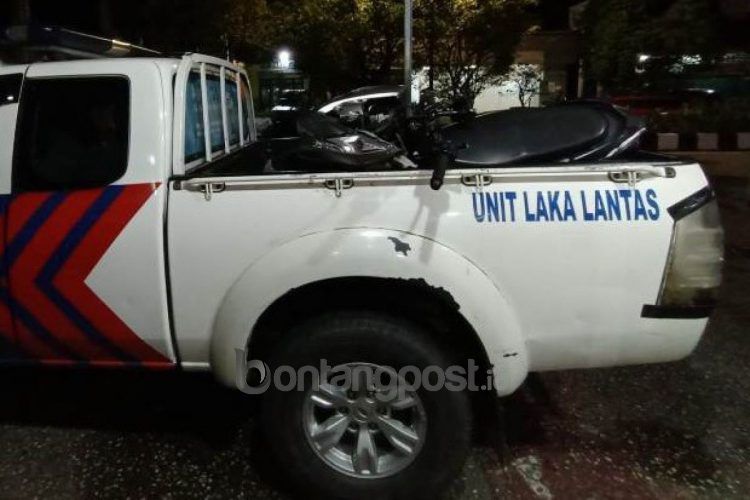 Pengendara sepeda motor yang menabrak truk Dishub Bontang meninggal di tempat (Satlantas Polres Bontang)