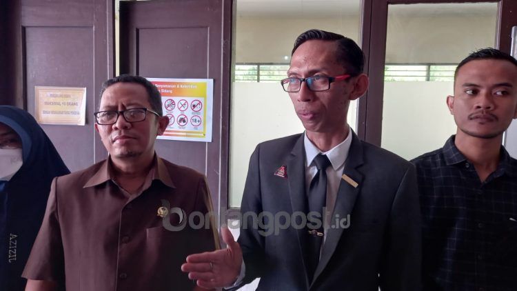 Sidang perdana gugatan Ma'ruf Effendy ke DPC PKS Bontang ditunda hingga pekan depan (Lutfi Rahmatunnisa'/bontangpost.id)