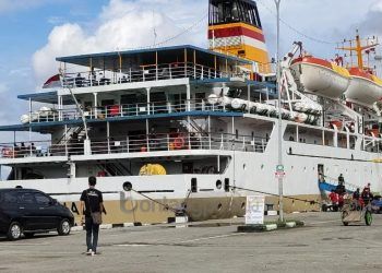 Keberangkatan Kapal Terakhir di Pelabuhan Loktuan Overload, Pelni Cetak 74 Tiket Tambahan