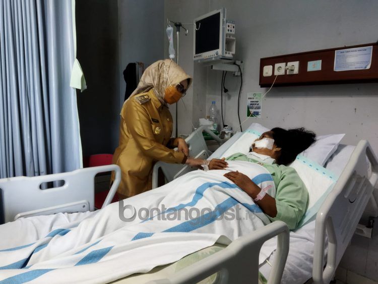Wawali Najirah pantau pelayanan di RSUD Taman Husada Bontang di hari pertama kerja pasca Idulfitri (Lutfi Rahmatunnisa'/bontangpost.id)