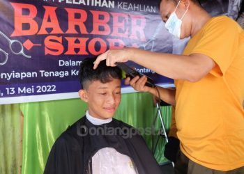Menuju Usaha Mandiri, Peserta Pelatihan Barbershop Binaan PKT Cukur Gratis Anak Panti Asuhan
