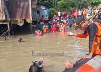 Bocah 11 Tahun Tenggelam saat Bermain di Sungai Karang Mumus