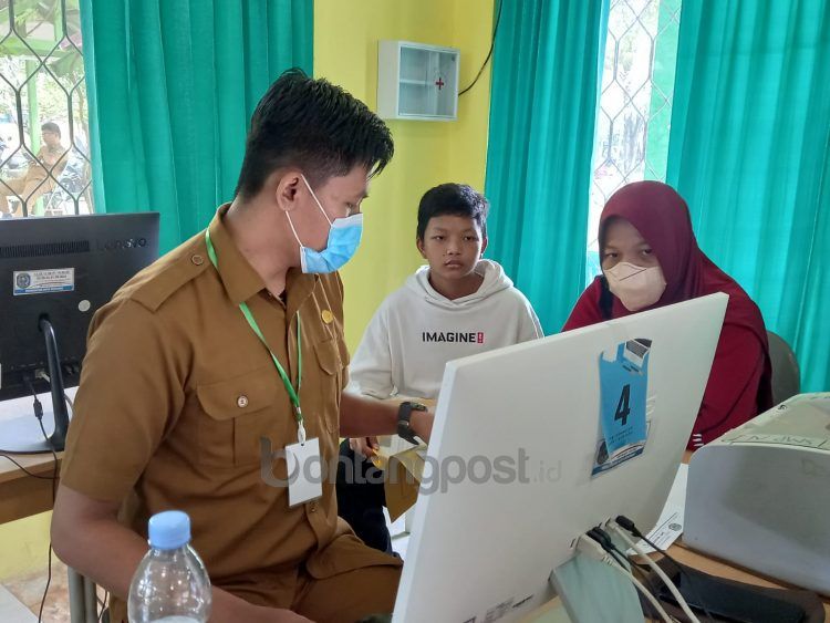 Proses PPDB jalur Zonasi 1 di SMP Negeri 1 Bontang