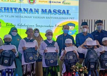 Majelis Taklim Muslimah Yayasan Baiturrahman Gelar Khitan Massal