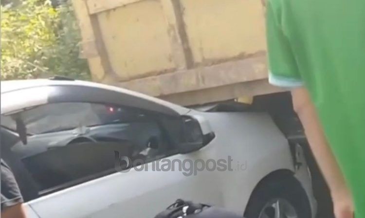 Kecelakaan beruntun di Jalan Bhayangkara libatkan truk dan tiga mobil