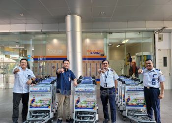 Dukung Optimalisasi Pelayanan Penumpang, PKT Salurkan 25 Unit Troli ke Bandara APT Pranoto Samarinda