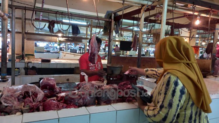 Stok daging di Bontang terancam kosong (Lutfi Rahmatunnisa'/bontangpost.id)