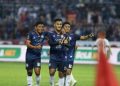 Arema FC sukses menjuarai Piala Presiden 2022 setelah di final leg kedua mampu menahan imbang tuan rumah Borneo FC (SUHARTO/JAWA POS RADAR MALANG)