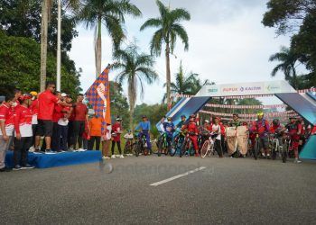 Ratusan pesepeda dari berbagai komunitas dan masyarakat umum ramaikan Gowes Ceria, yang digelar PT Pupuk Kalimantan Timur (PKT) dalam memeriahkan HUT ke-77 RI, Sabtu (20/8/2022) pagi.